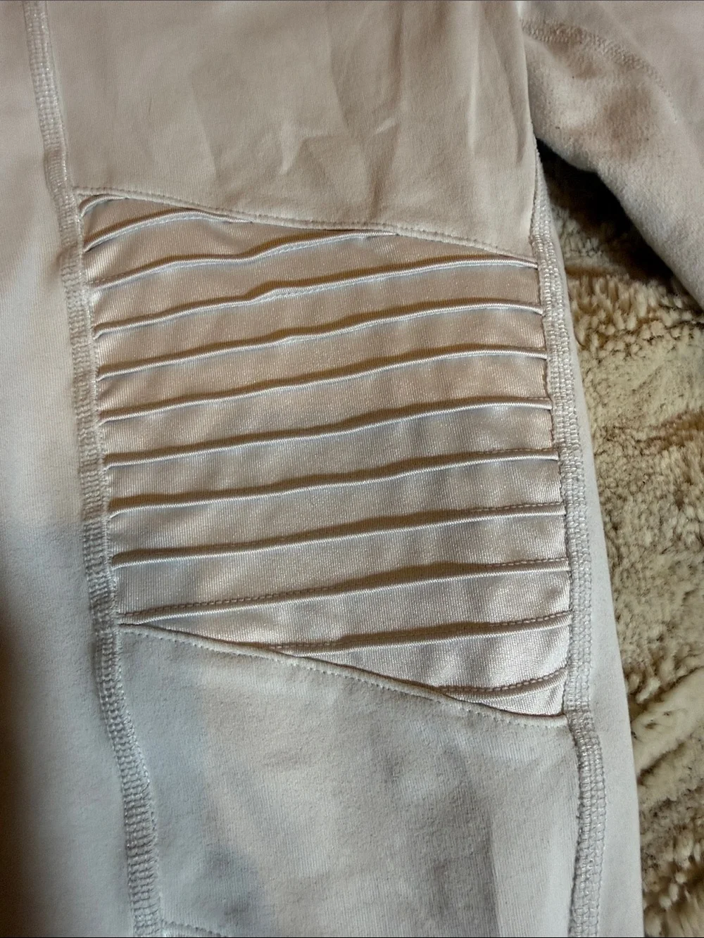 Alo yoga High Waist Moto legging in white size Small